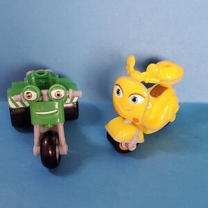 Ricky Zoom: DJ Rumbler Toy Motorcycle and Scootio Whizzbang Toy Scooter - 3-inch